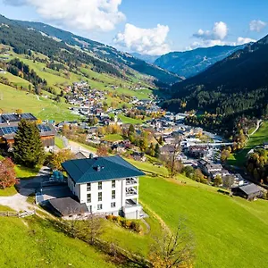 Eberharthof Apartment Saalbach
