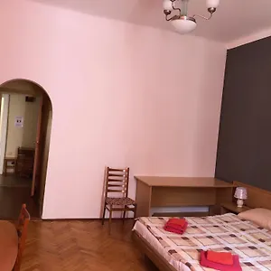 https://apartment-on-svobody-avenue.hotelslviv.net